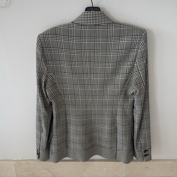 L’AGENCE- Plaid blazer, size4. Soft fabric, worn once for a picture! Like new! 🤩 - Picture 2 of 5